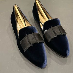 NWT Ann Taylor Velvet Bow Loafer - size 10